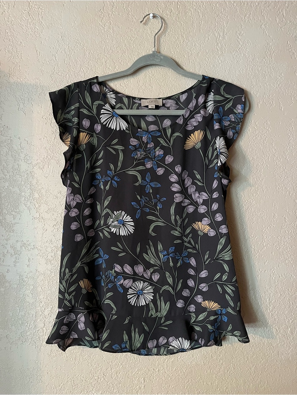 Loft Gray Floral Ruffle Sleeve Blouse
